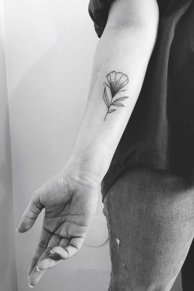 zelie-tatouage-fleur-bras
